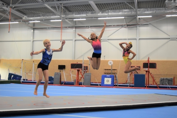Mata gimnastyczna dmuchana, ma – Tumbling Air Track recenzja i cena