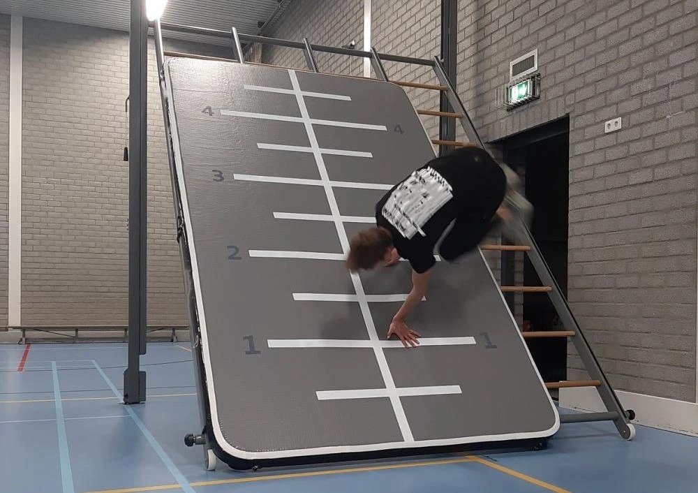 Mata dmuchana do ćwiczeń, podu – Tumbling Air Track recenzja i cena